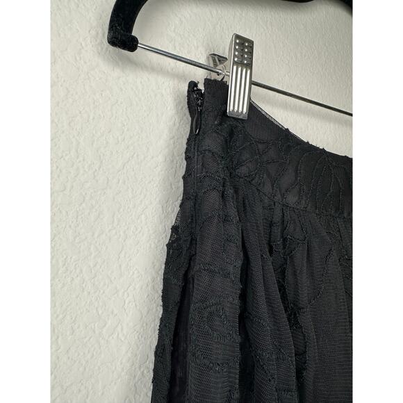 FREE PEOPLE Floral Embroidered Lace Mesh Sheer Black Lined Skater Skirt Size XS - Picture 5 of 10